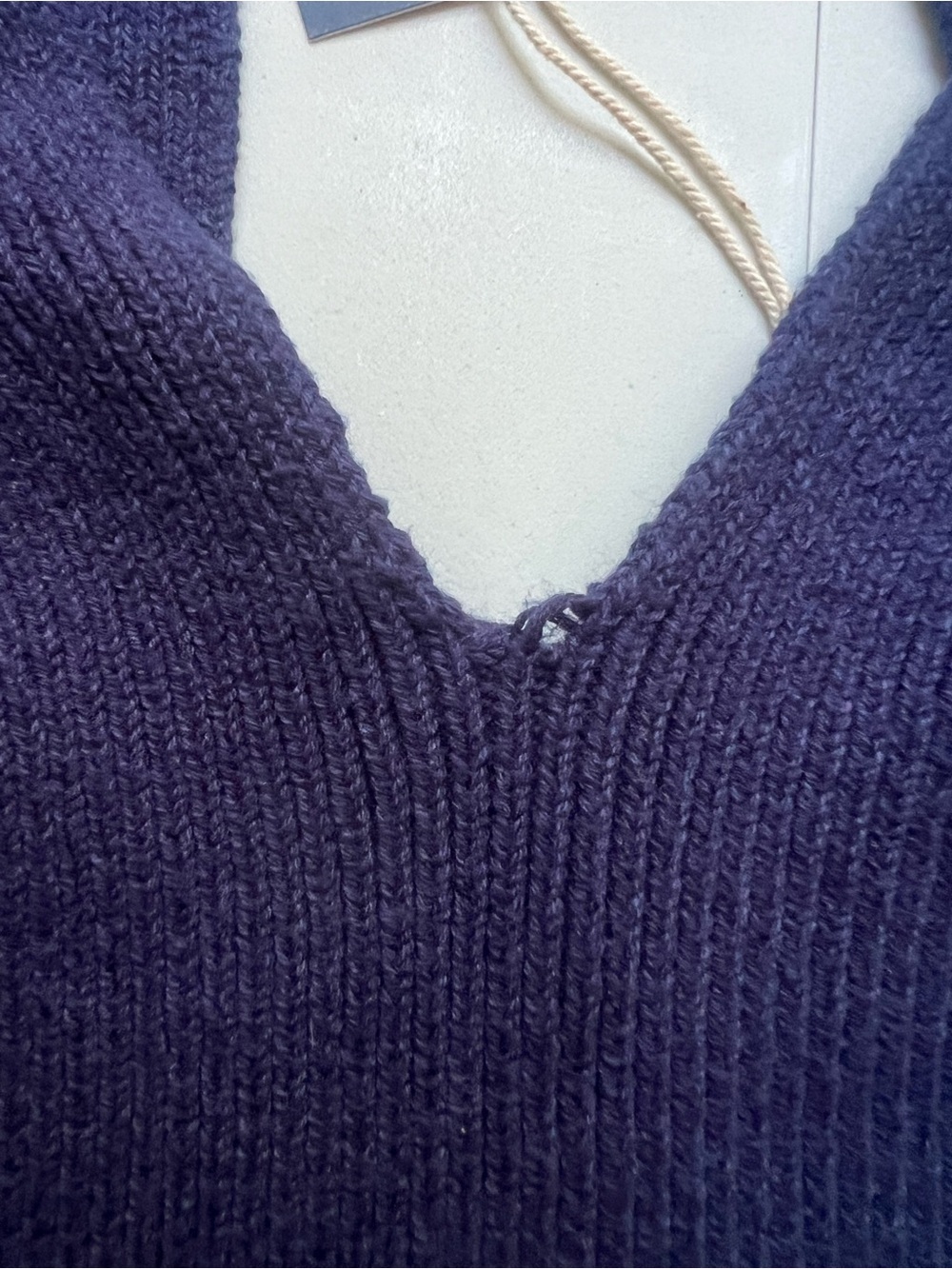 Universal Thread Navy Ribbed V-Neck Cropped Tank - Picture 6 of 8